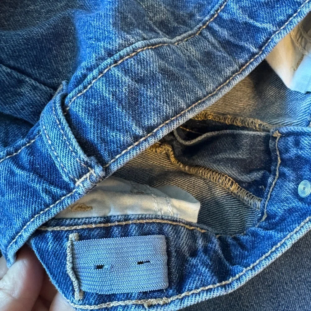 Old Navy High Rise Relaxed Fit Jeans. Deep Blue. Adjustable Waist. Girl sz 14